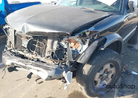 2004 Chevrolet Blazer Ls z USA, uszkodzony, nr VIN 1GNCT18X04K116411